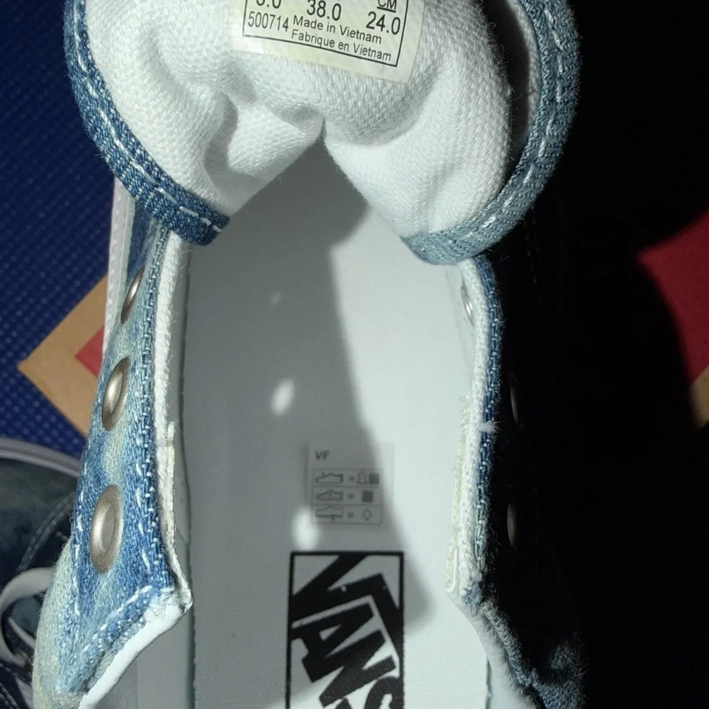 Vans Old Skool Sneaker in Denim Blue with White Stripe - Picture 4 of 6